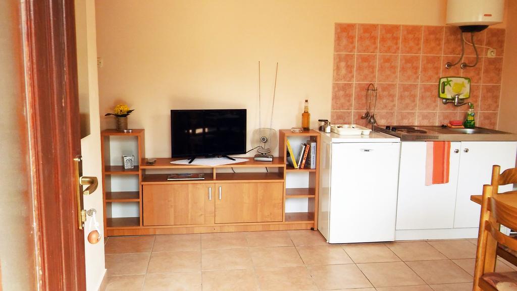 Apartmani Conar Veliki Drvenik Extérieur photo