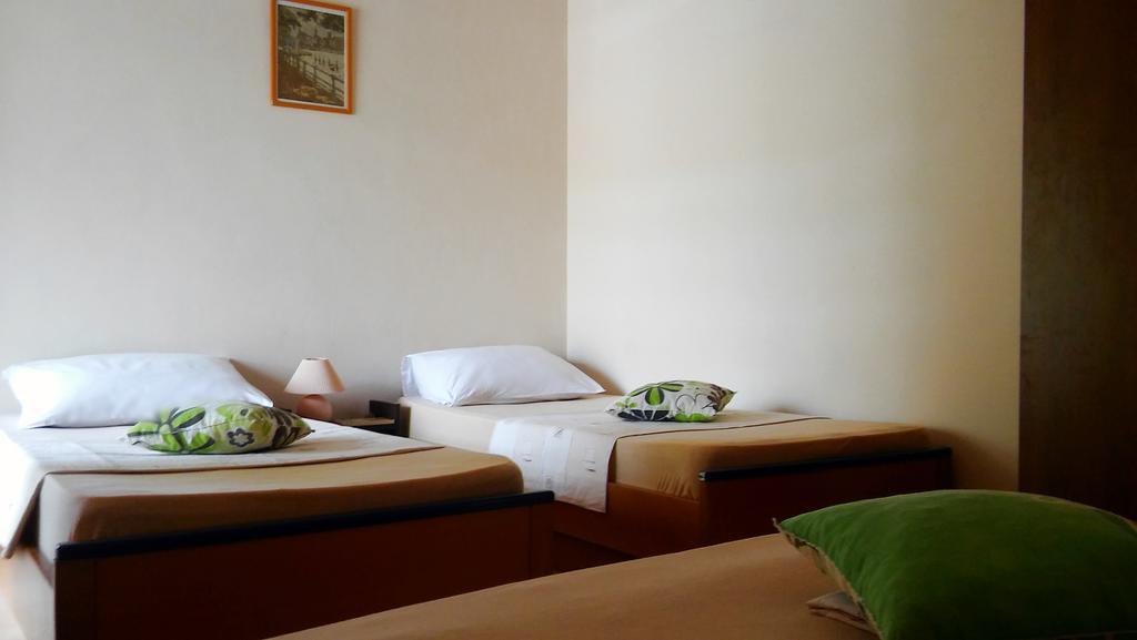 Apartmani Conar Veliki Drvenik Extérieur photo