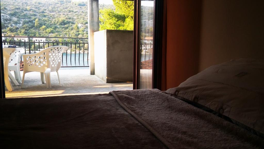 Apartmani Conar Veliki Drvenik Extérieur photo