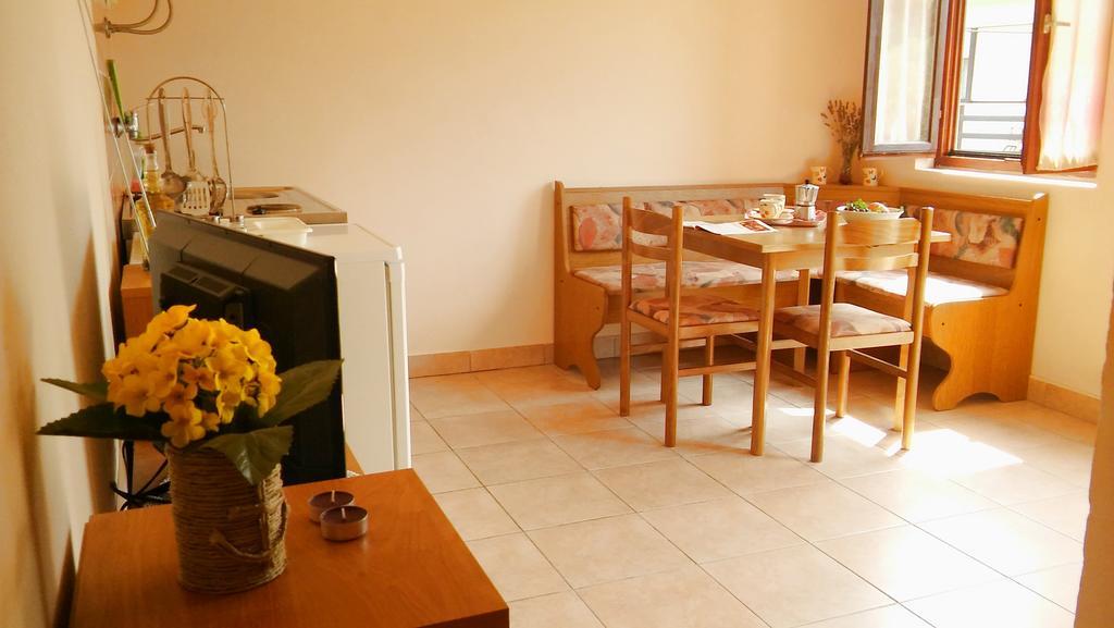 Apartmani Conar Veliki Drvenik Extérieur photo