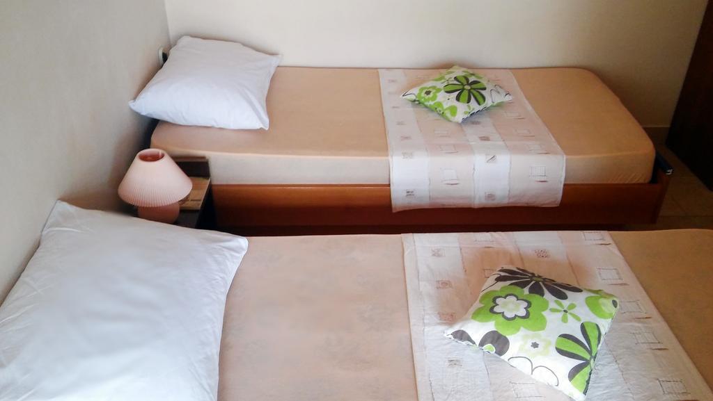 Apartmani Conar Veliki Drvenik Extérieur photo